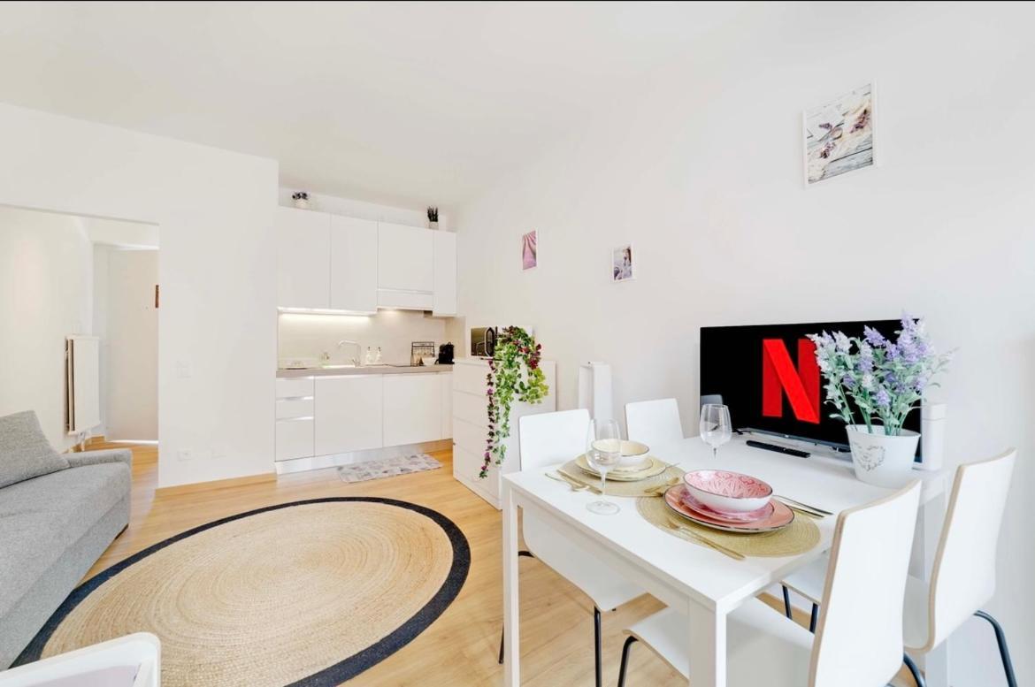 Violet 5 For 4 Guest -by Easylife Swiss Lugano